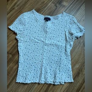 American Eagle Outfitters White Floral Short Sleeve Top